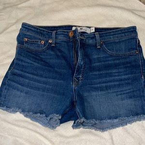 Like new Vineyard Vines Jean Shorts
